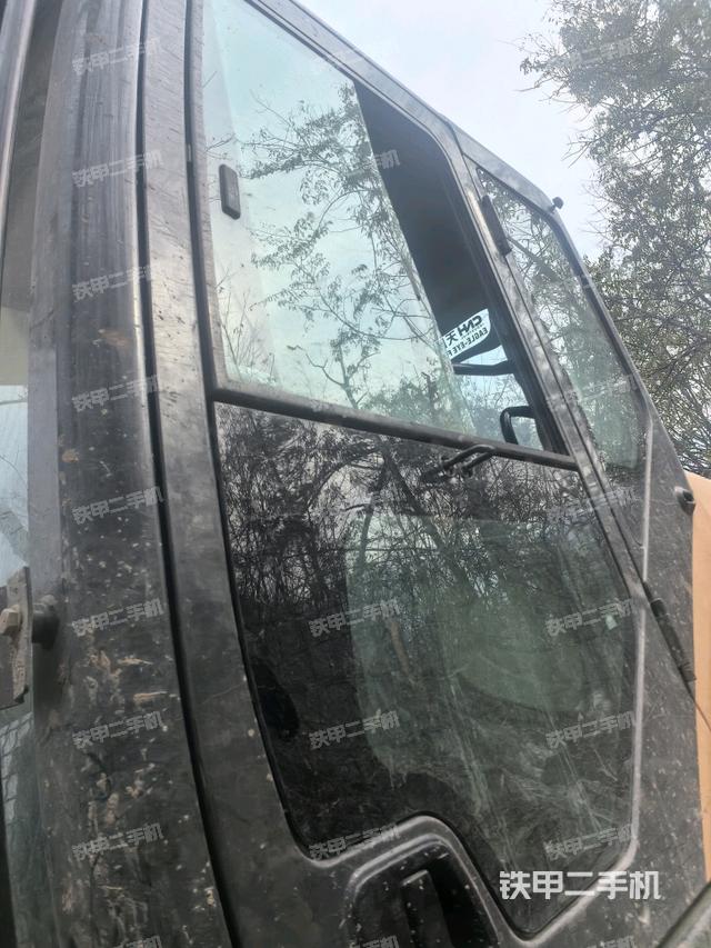 駕駛室正側（駕駛室部分）