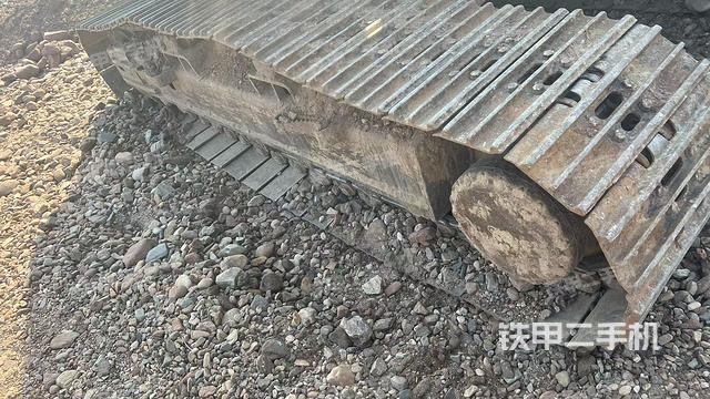 右側(cè)履帶整體（行走機構(gòu)）