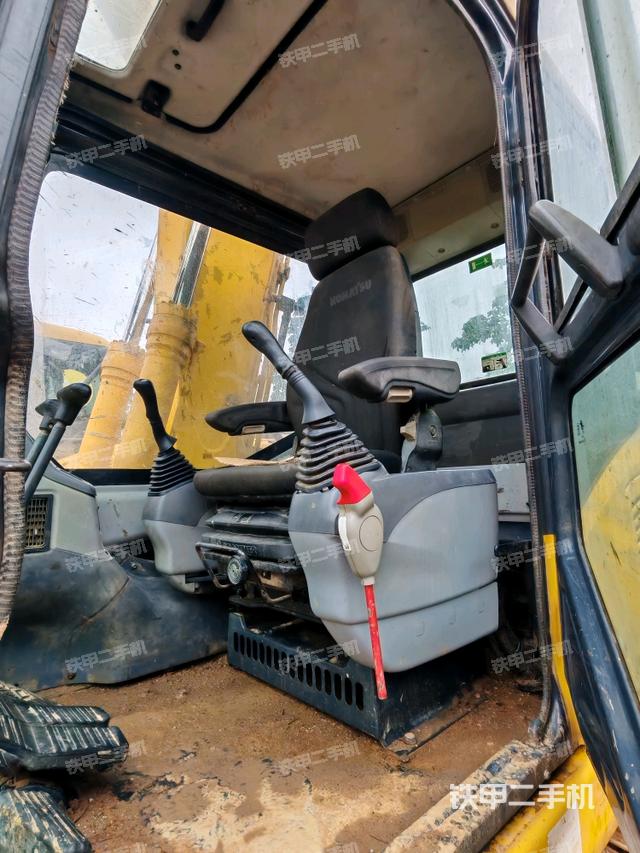 駕駛室整體（整機(jī)外觀）