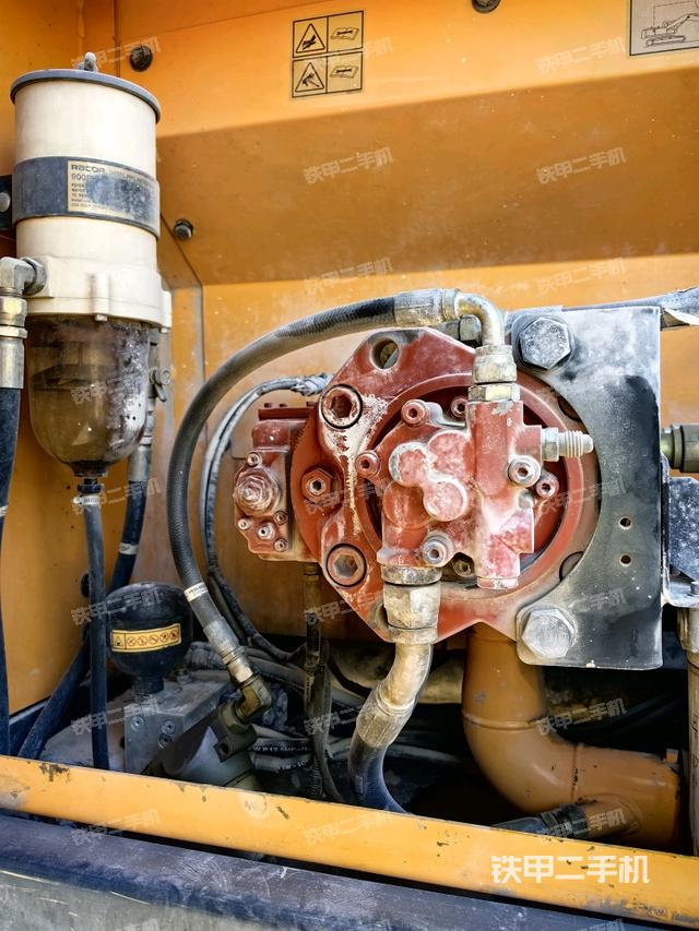 液壓泵斜45?左（大件艙室）