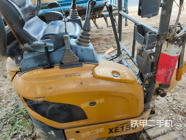 液壓泵艙室正面整體（整機(jī)外觀）