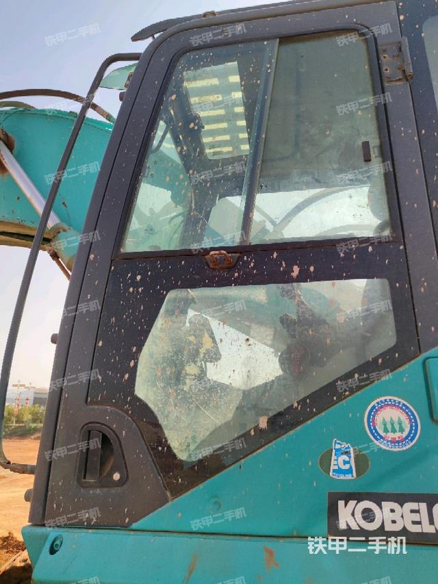 駕駛室正側(cè)（駕駛室部分）