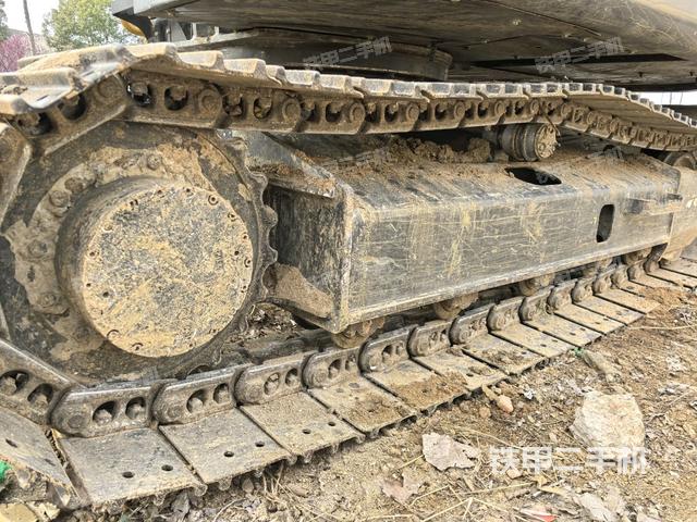 右側(cè)履帶整體?（行走機(jī)構(gòu)）