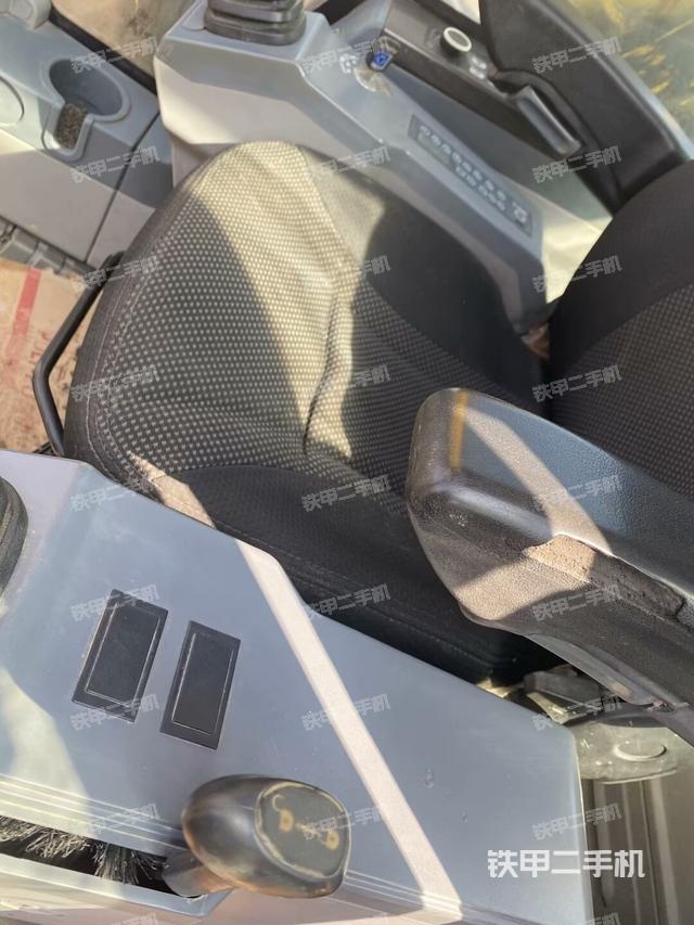 后窗玻璃角標(biāo)(駕駛室部分) 后窗玻璃角標(biāo)(駕駛室部分)