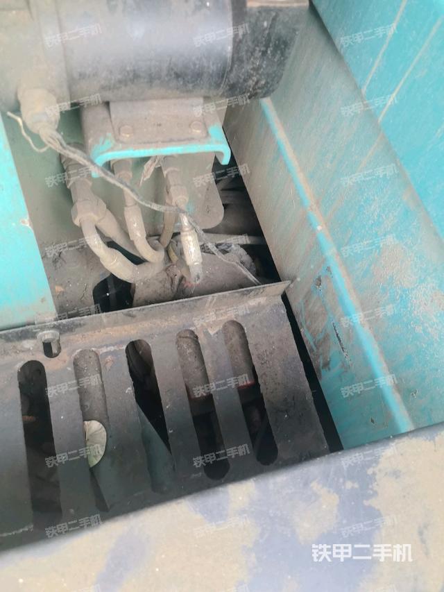 回轉(zhuǎn)馬達(dá)（上車部件）