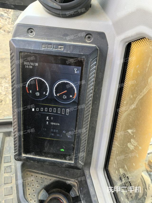 ?駕駛室正側(cè)（駕駛室部分）