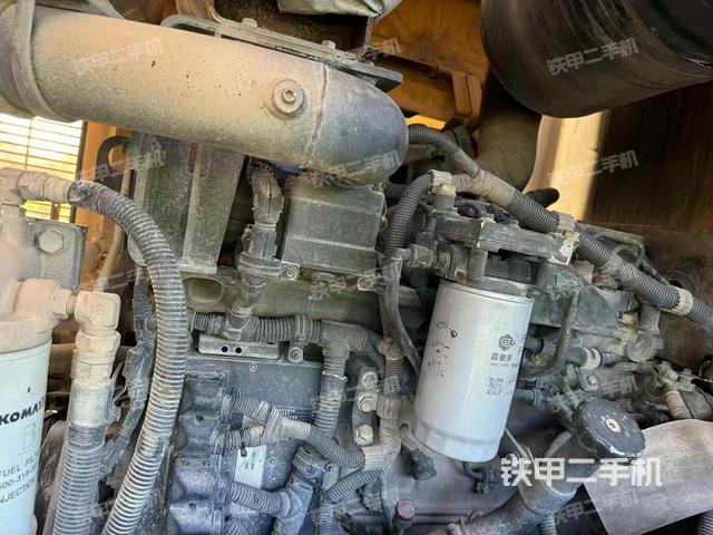 發(fā)動(dòng)機(jī)右側(cè)（整機(jī)外觀及大件）