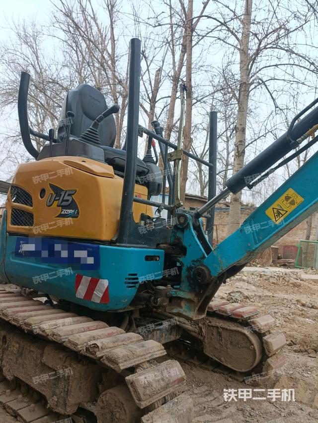 回轉(zhuǎn)馬達(dá)和主控閥（整機(jī)外觀）