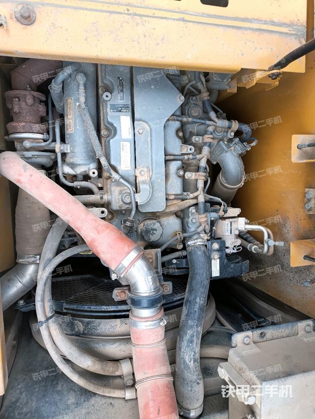 發(fā)動(dòng)機(jī)室（上車部件）