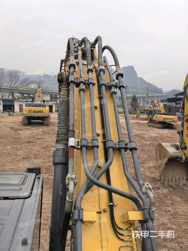 大臂背部俯視（工作和回轉(zhuǎn)裝置）