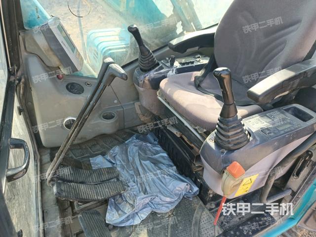 座椅后部(駕駛室部分) 座椅后部(駕駛室部分)