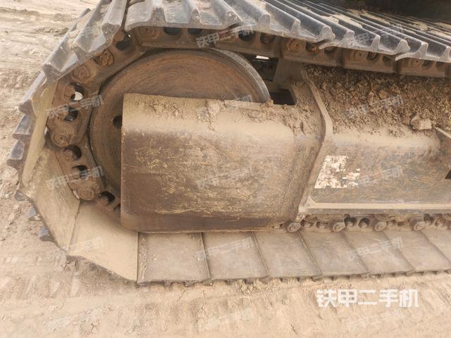 右驅(qū)動輪（行走機(jī)構(gòu)）