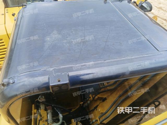 駕駛室頂部（整機外觀）