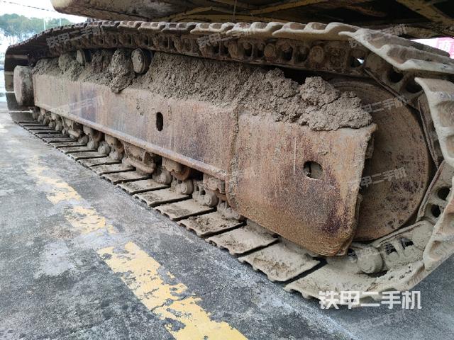 右側(cè)履帶整體(行走機(jī)構(gòu)) 右側(cè)履帶整體(行走機(jī)構(gòu))