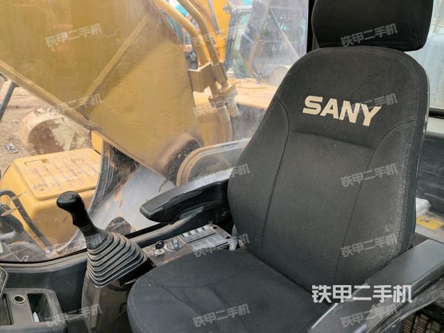 后窗玻璃角標(biāo)(駕駛室部分) 后窗玻璃角標(biāo)(駕駛室部分)