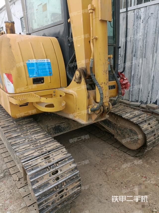 回轉(zhuǎn)馬達和主控閥（整機外觀）