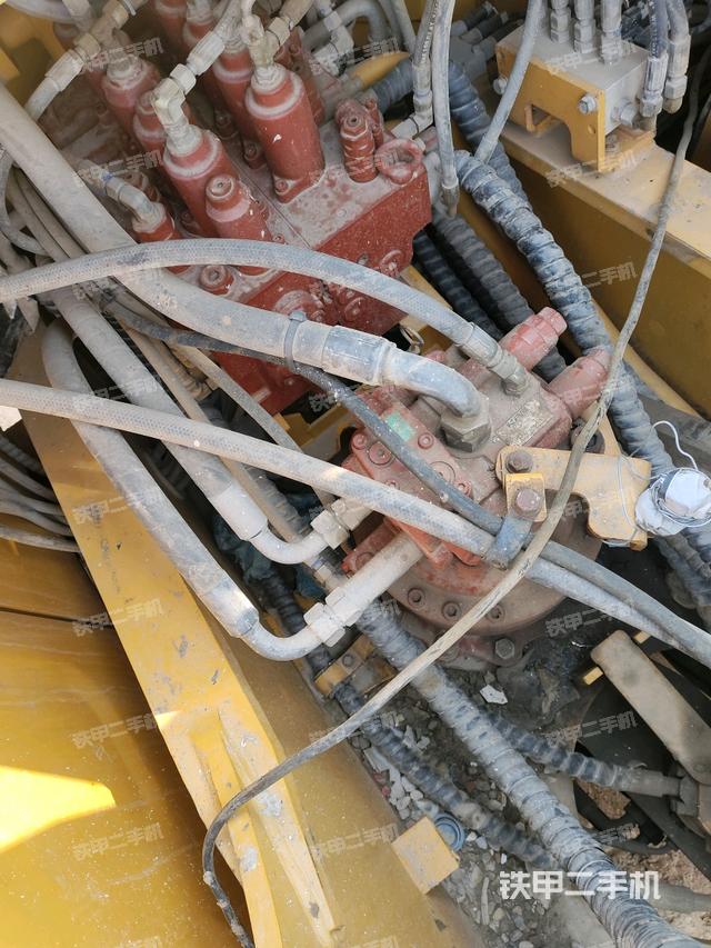 回轉(zhuǎn)馬達(dá)（上車部件）