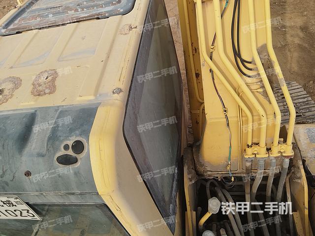 驾驶室顶部（整机外观）