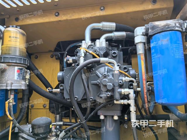 電瓶（大件艙室）