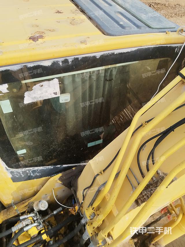 驾驶室顶部（整机外观）