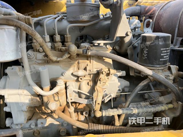 發(fā)動(dòng)機(jī)整體俯視(整機(jī)外觀) 發(fā)動(dòng)機(jī)整體俯視(整機(jī)外觀)
