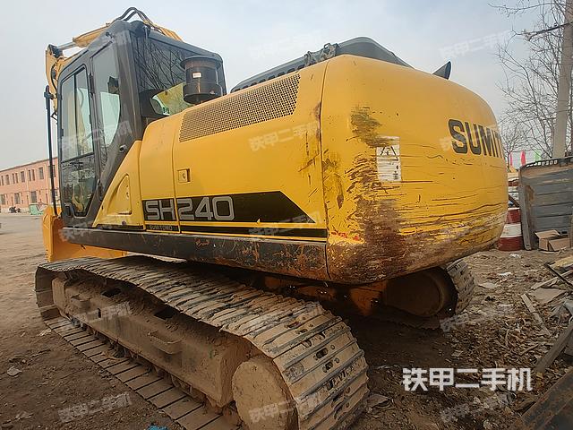 整機右后45°(整機外觀) 整機右后45°(整機外觀)