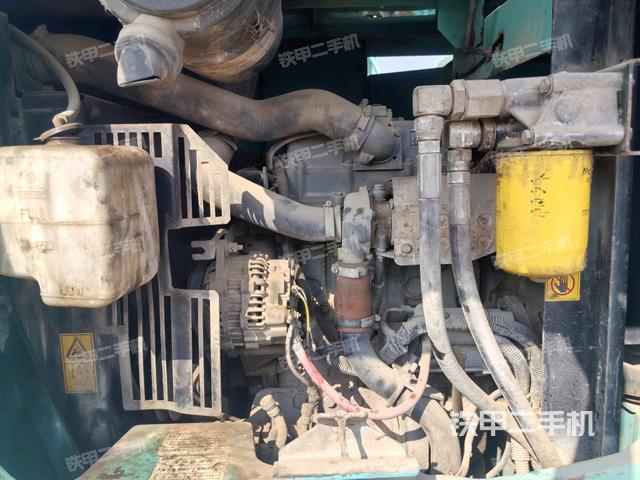 發(fā)動機整體俯視(整機外觀) 發(fā)動機整體俯視(整機外觀)