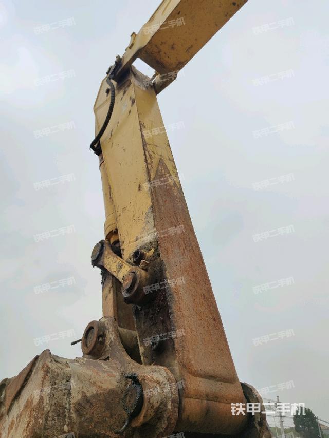 小臂整體左后(工作和回轉(zhuǎn)裝置) 小臂整體左后(工作和回轉(zhuǎn)裝置)
