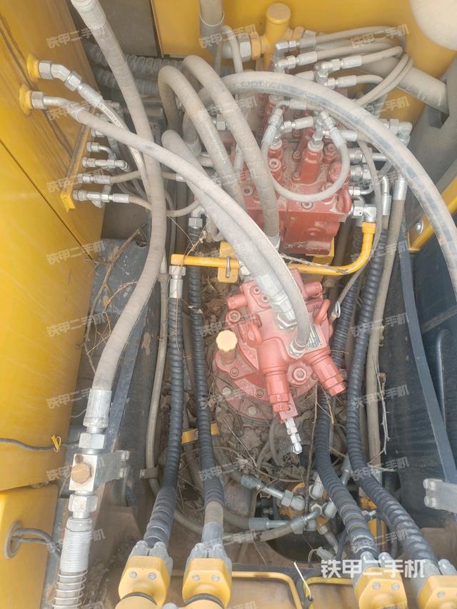 回轉(zhuǎn)馬達(dá)（上車部件）