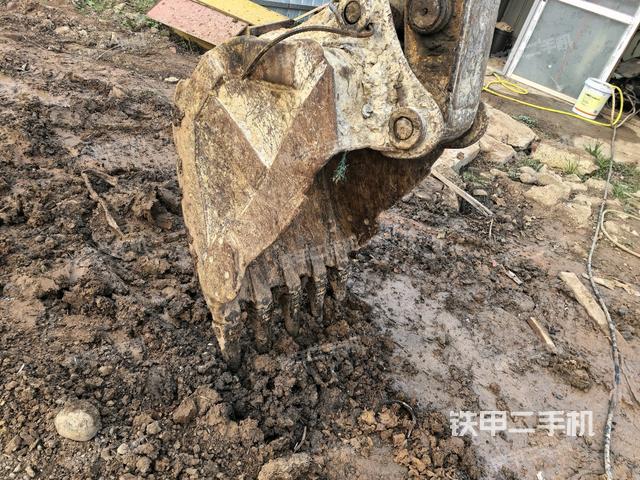 鏟斗右后整體（工作和回轉(zhuǎn)裝置）