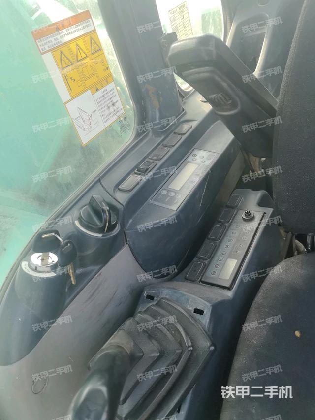 座椅左側(cè)控制臺(tái)/音響/含左手柄（駕駛室部分）