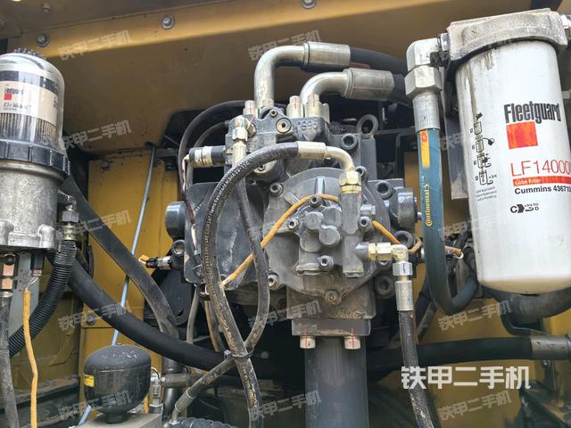 液壓泵斜45?左(大件艙室) 液壓泵斜45?左(大件艙室)