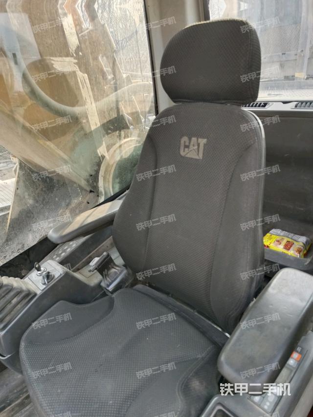 駕駛室整體（整機外觀）