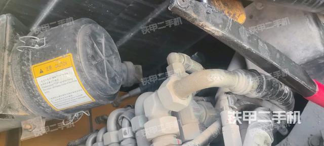 回轉(zhuǎn)馬達和主控閥（整機外觀）