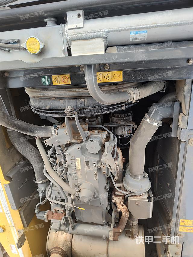 發(fā)動機整體俯視(整機外觀) 發(fā)動機整體俯視(整機外觀)