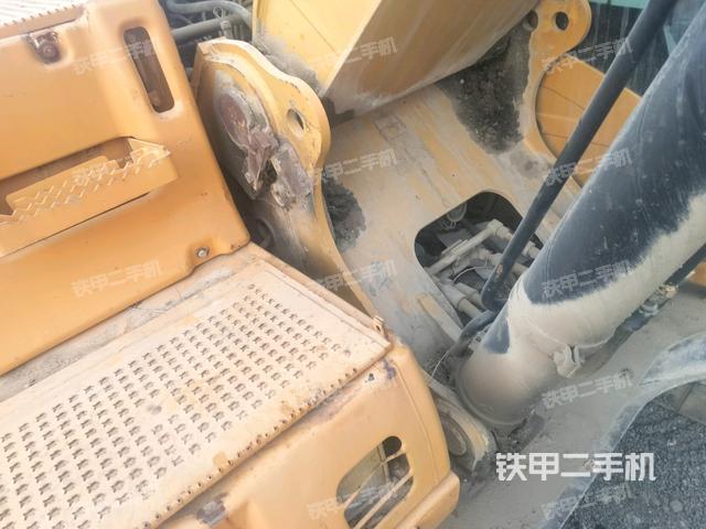 大臂根部?斜視(工作和回轉裝置) 大臂根部?斜視(工作和回轉裝置)