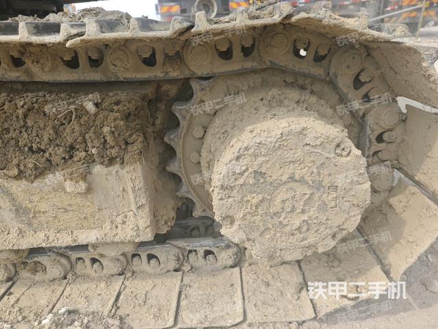 右側(cè)履帶整體(行走機(jī)構(gòu)) 右側(cè)履帶整體(行走機(jī)構(gòu))