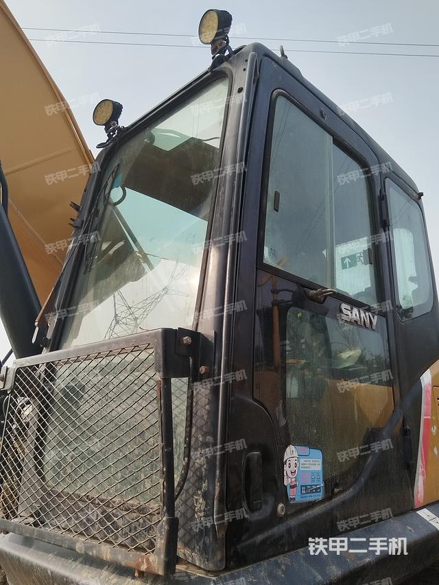 驾驶室整体（整机外观）