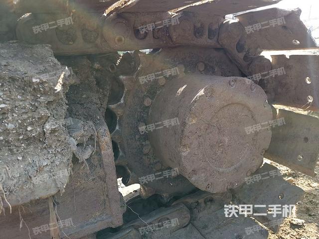 左驅(qū)動輪（行走機(jī)構(gòu)）