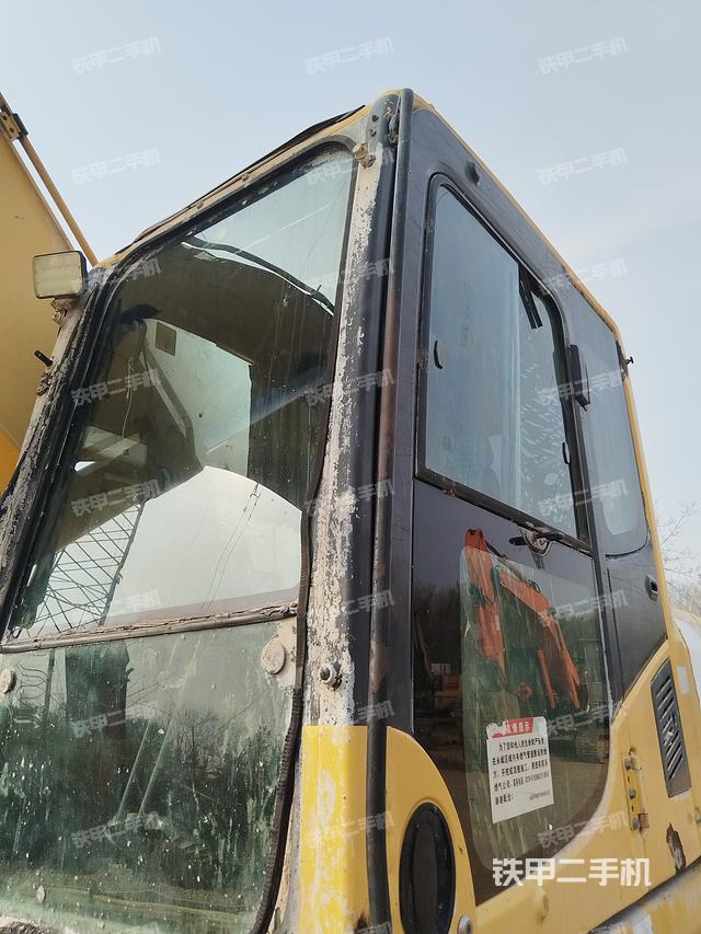 驾驶室整体（整机外观）