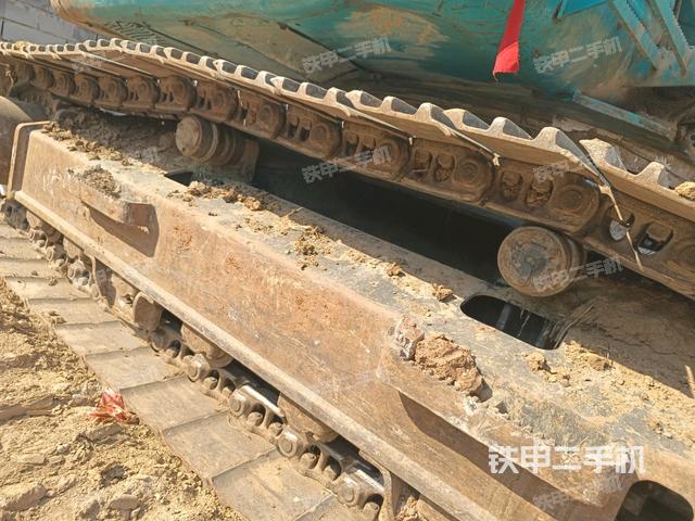 右側(cè)履帶整體(行走機構(gòu)) 右側(cè)履帶整體(行走機構(gòu))