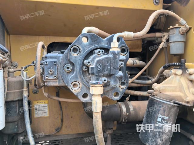 液壓泵斜45?左(大件艙室) 液壓泵斜45?左(大件艙室)