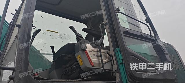 驾驶室整体（整机外观）