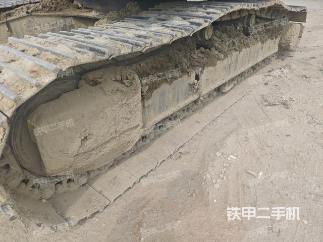 左側(cè)履帶整體?(行走機(jī)構(gòu)) 左側(cè)履帶整體?(行走機(jī)構(gòu))