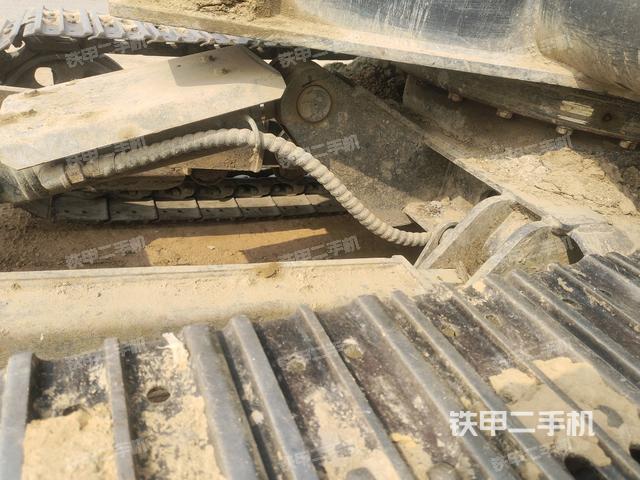 轉(zhuǎn)盤和下車架正前（工作和回轉(zhuǎn)裝置）