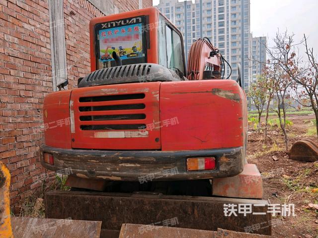 轉(zhuǎn)盤和下車架正前(工作和回轉(zhuǎn)裝置) 轉(zhuǎn)盤和下車架正前(工作和回轉(zhuǎn)裝置)