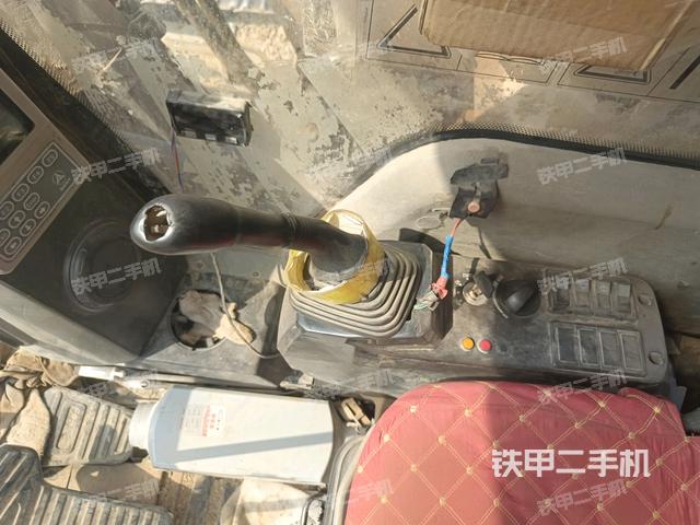 座椅左側(cè)控制臺(tái)/音響/含左手柄（駕駛室部分）