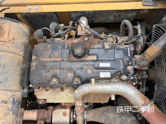 氣門室蓋螺絲特寫(上車部件) 氣門室蓋螺絲特寫(上車部件)