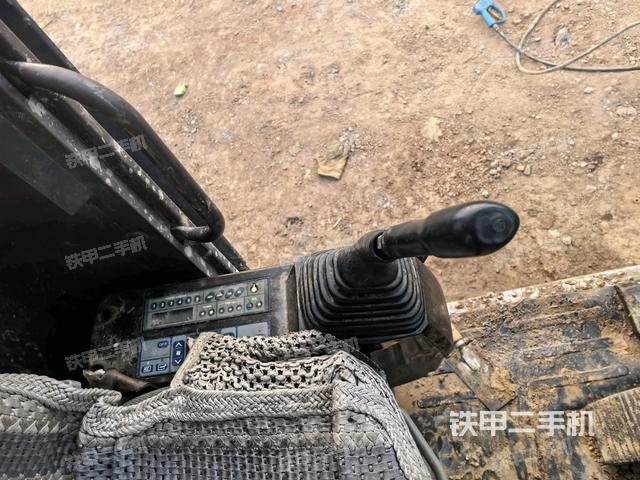 座椅左側(cè)控制臺(tái)/音響/含左手柄（駕駛室部分）