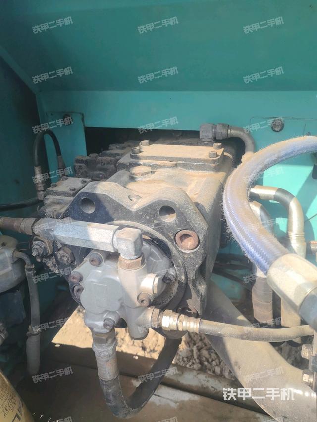 液壓泵斜45?左（大件艙室）